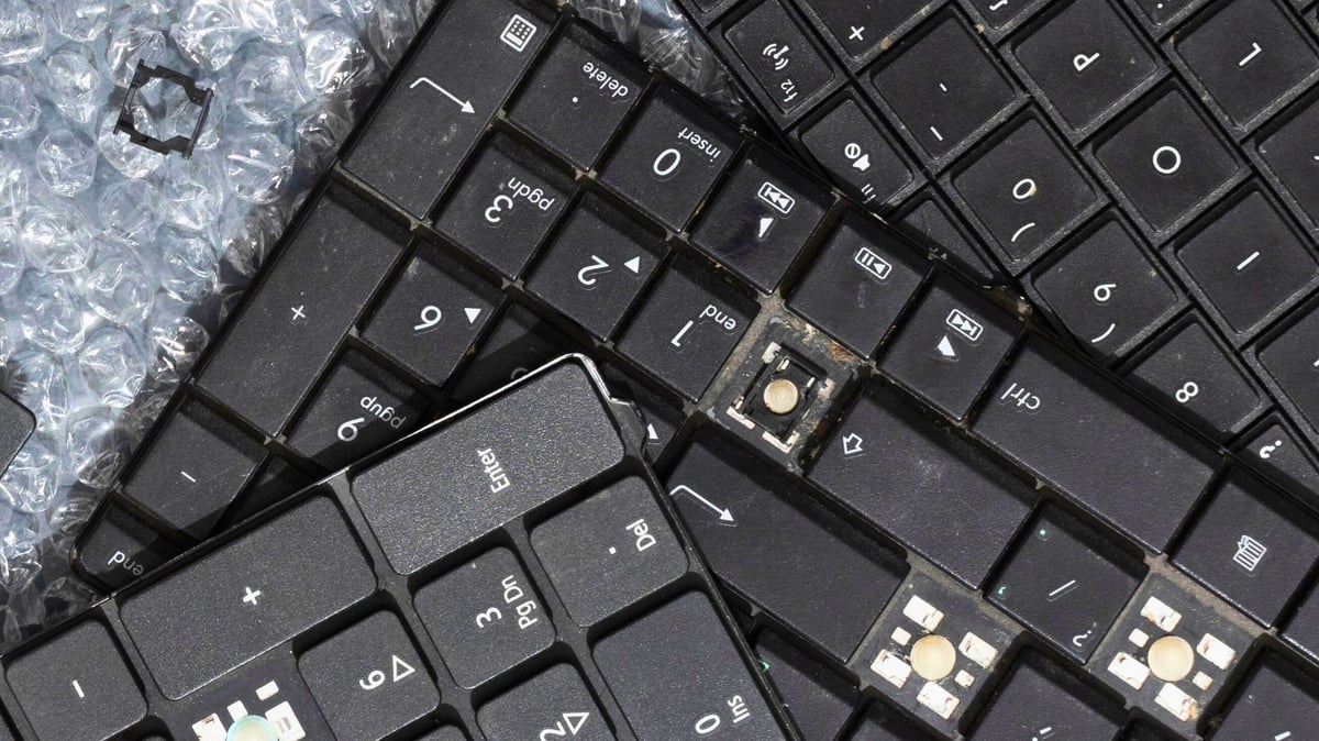 Laptop keyboard repair — Oriya Computers East London
