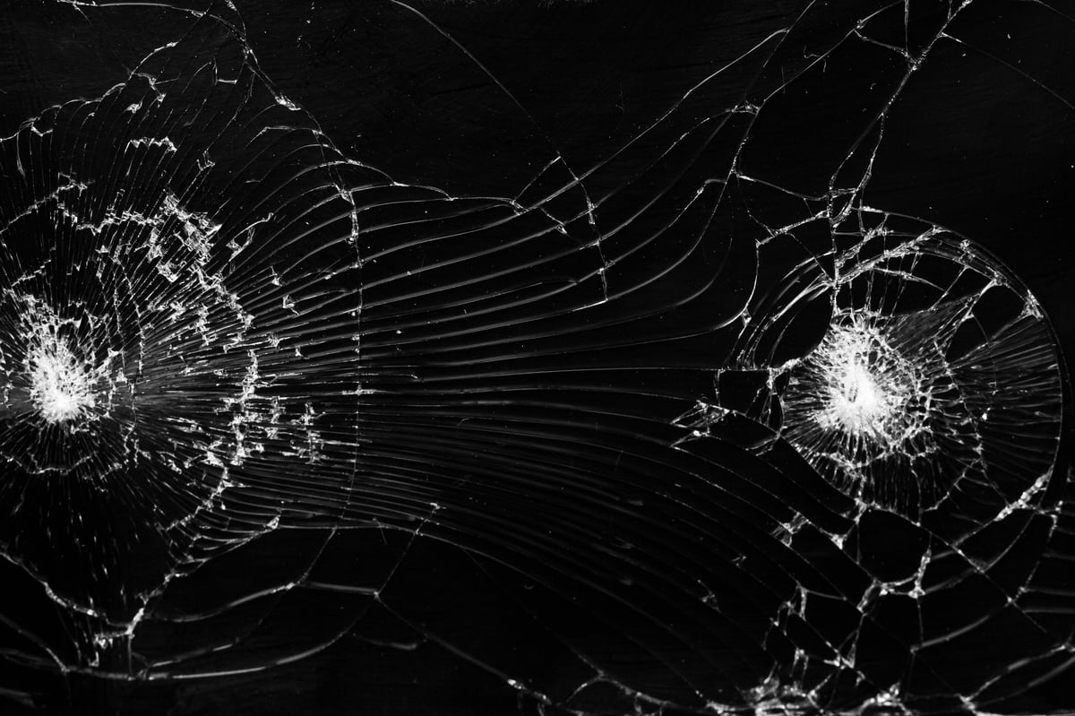 Cracked laptop screen replacement — Oriya Computers East London