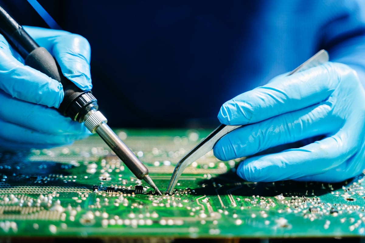 Motherboard component-level repair — Oriya Computers East London